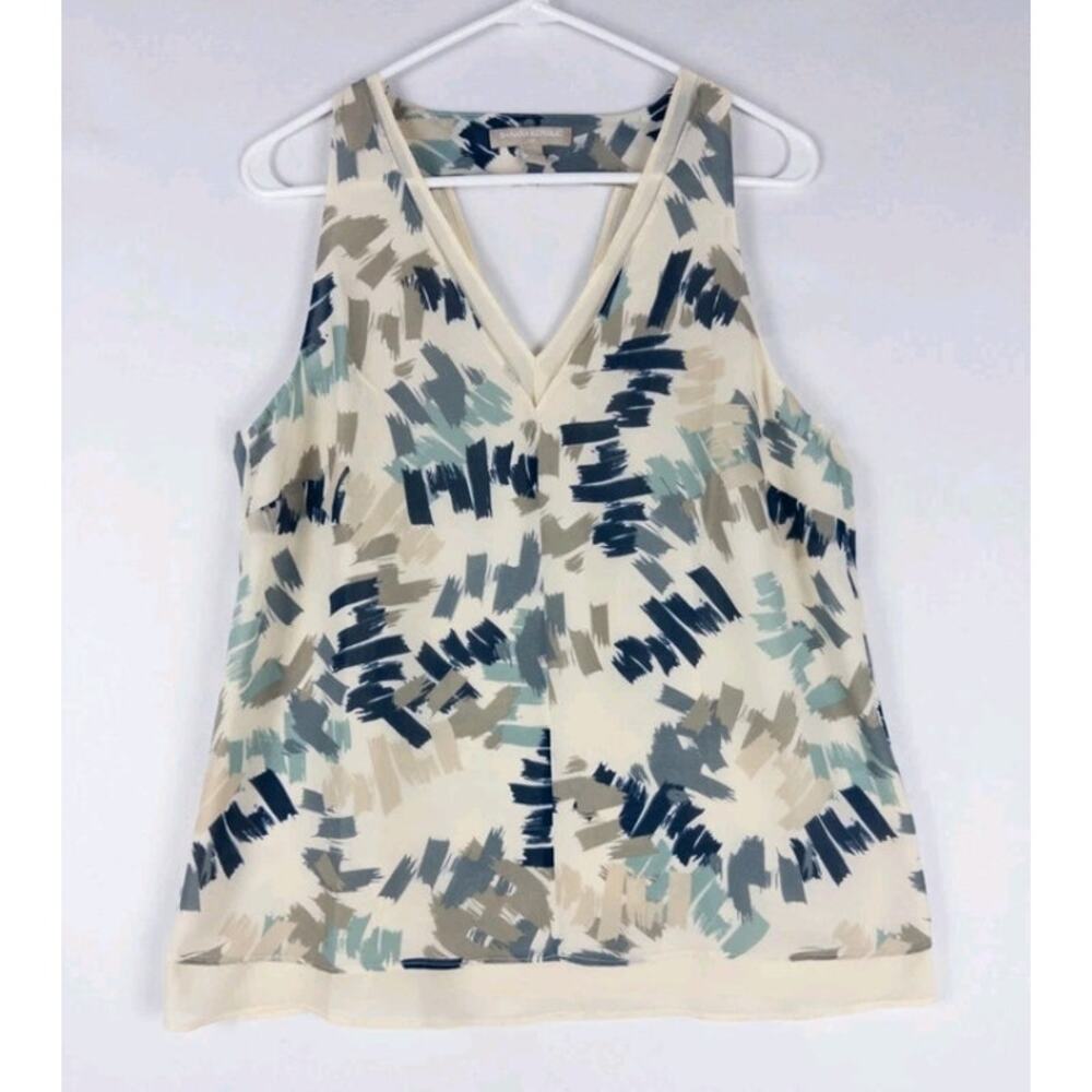 Banana Republic Neutral Print V Neck Blouse Size Small